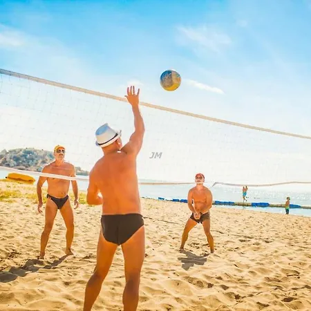 公寓 двухкомнатные в жилом комплексе Caesar Blue Helena G2